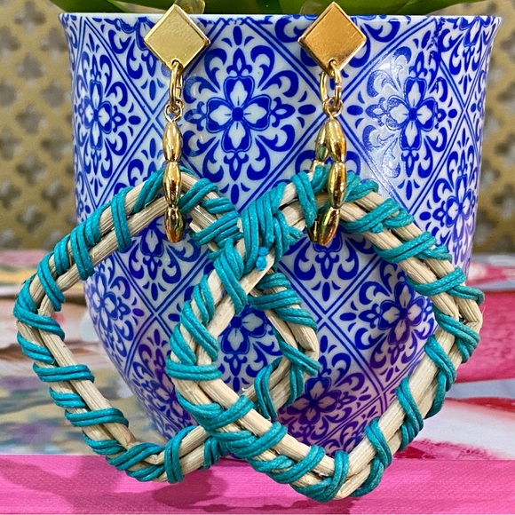 Raffia-Wrapped Wicker Square Earrings - Picture 1 of 10
